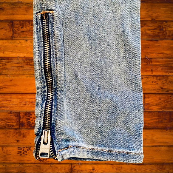 Express Distressed Low Rise Ankle Legging Jeans | 8R - Picture 4 of 6